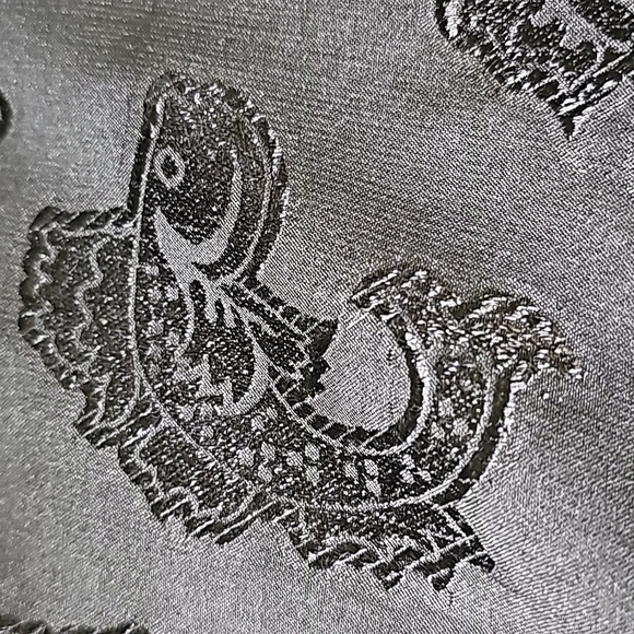 RIMA, large black scarf with fringe.  Fish design. 100% Terivoile. Machine wash. - Picture 4 of 8
